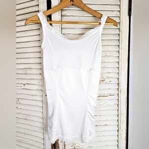 Maidenform white shaping camisole with lace trim L